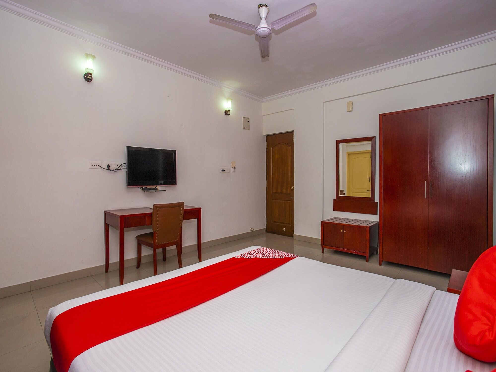 Oyo 23360 White Bricks Inn Bangalore Exterior foto