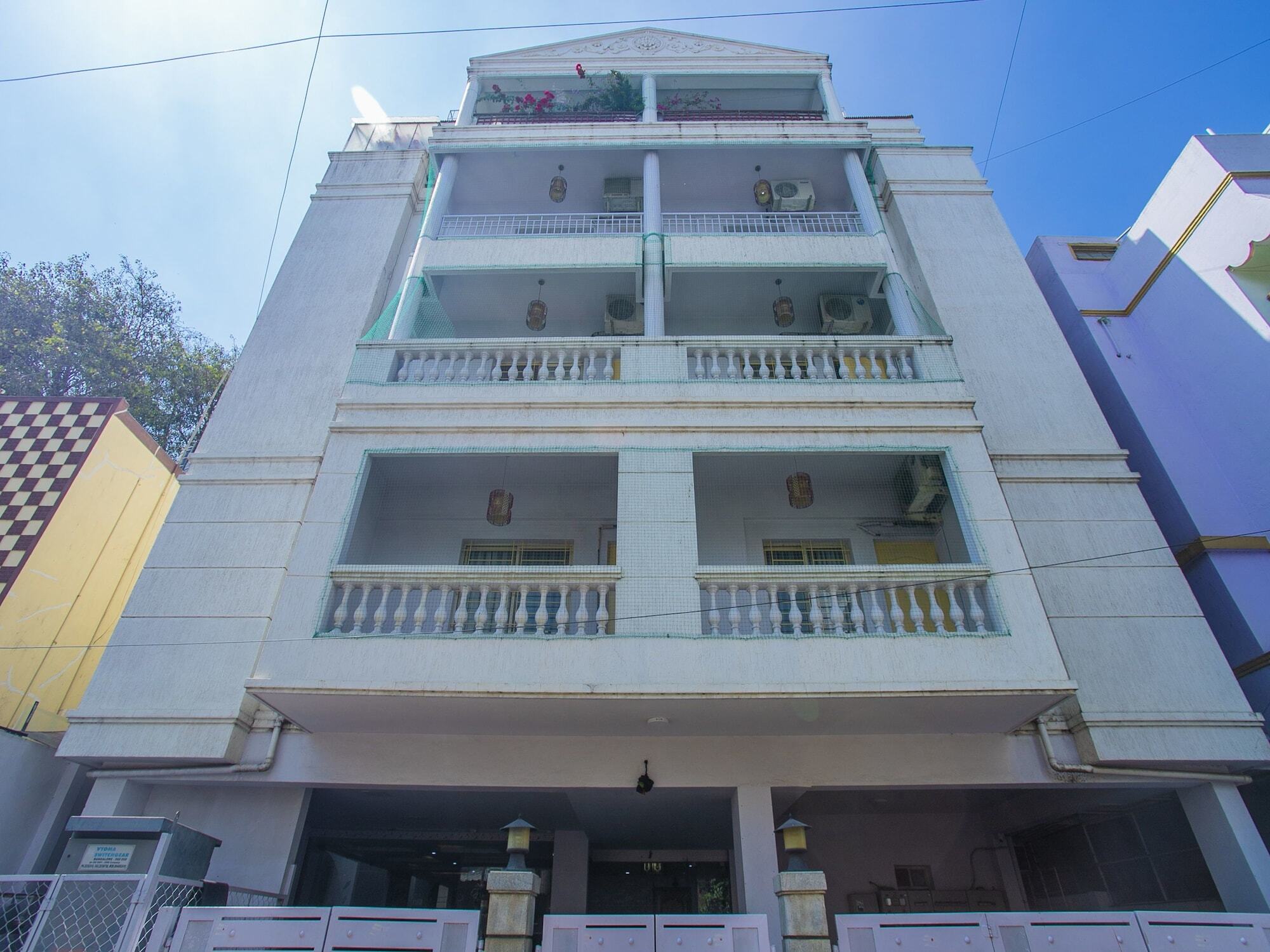 Oyo 23360 White Bricks Inn Bangalore Exterior foto
